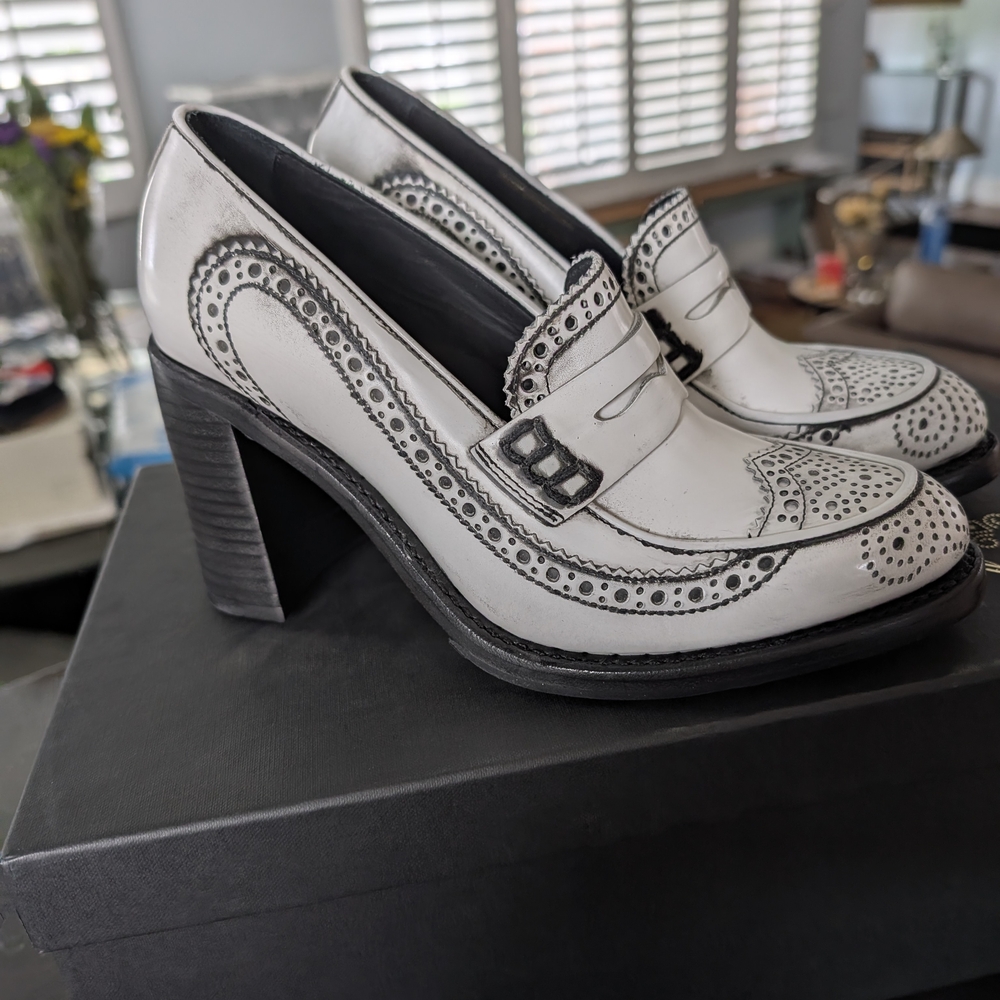 The Office Of Angela Scott-            Sophia Shoe In Antique White